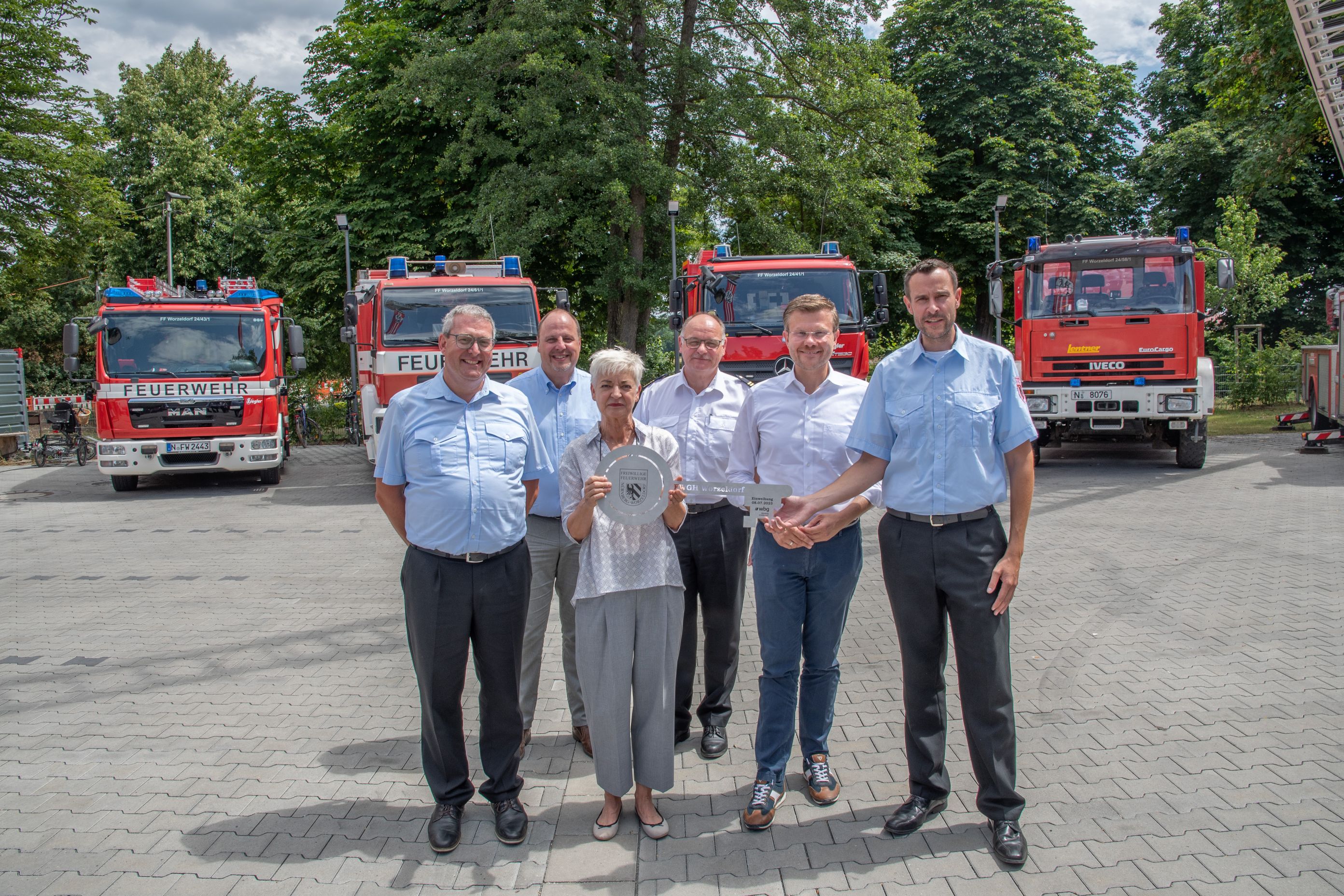 Schlüsselübergabe an Feuerwehr in Worzeldorf Saniertes