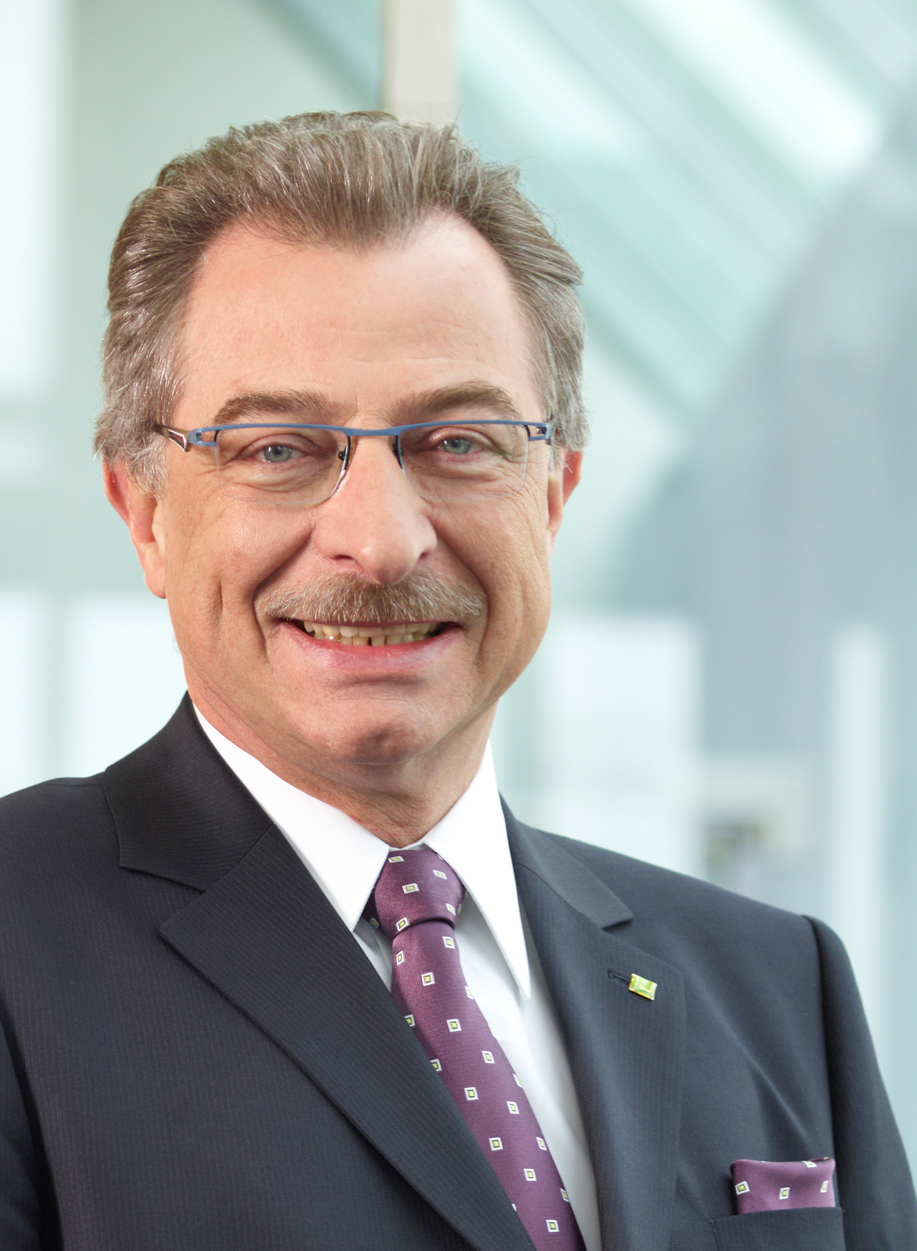 Professor Dieter Kempf, Vorstandsvorsitzender der <b>DATEV eG</b> - Kempf_2012_gross