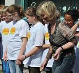 Rheinland-pfälzische Bildungsministerin Doris Ahnen gibt Startsignal für landesweites Schulgartenprojekt "Kids an die Knolle"