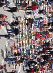 1.000 bunt gestaltete Asylstühle auf dem Stuttgarter Marktplatz