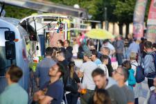 Schlemmen vor dem Schloss: Die Foodtruck Convention Karlsruhe geht am Wochenende in die vierte Runde