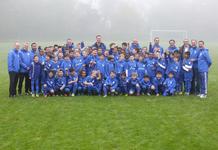 Fußball-Nachwuchs der SG Praunheim 1908 trainiert mit der Eintracht Frankfurt Fußballschule
