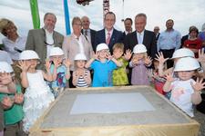Bayer baut eine "Löwenburg"