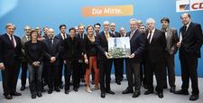 CDU-Generalsekretär Dr. Peter Tauber nimmt Charta Zukunft Stadt und Grün entgegen