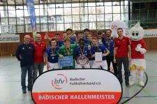 Jubelnde Badische Futsal-Meister in der Albgauhalle