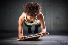 Spielerisch den inneren Schweinehund überwinden und Sixpack aufbauen: Plankpad kombiniert knallharte Plank Workouts mit unterhaltsamen mobilen Spielen für iPhone/iPad und Android Smartphones/Tablets
