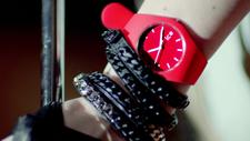 Avril Lavigne rockt mit Ice-Watch am Handgelenk