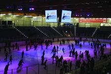 Nächste EISDISCO am Freitag, 19. Februar 2016, von 16 bis 19 Uhr, in der EISARENA Bremerhaven