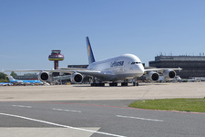 Hannover Airport: Airbus A380 Begeisterung am Flughafen! 10.000 Zuschauer feiern das Flaggschiff der Lufthansa. Strahlender Sonnenschein und perfekte Sicht für ein Mega-Spektakel!