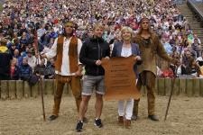 200 000. Besucher von "Unter Geiern" gewinnt zehntägige Reise in die USA