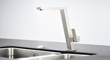 Passen farblich perfekt zu Spülen, Arbeitsflächen und Fronten aus Edelstahl - die neuen Design-Armaturen aus Edelstahl massiv oder in Edelstahl-Optik