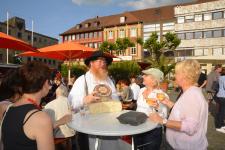 After Work mit internationalem Streetfood und Wein