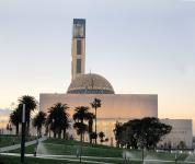 A minaret from Germany: In Algiers the world's third largest mosque opens its doors for the first public Friday prayers