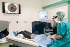 Sehen ohne Brille: Modernste Laser-Verfahren und Kunstlinsen