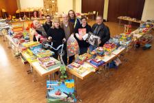 "Kinder für Kinder": rund 700 Kilogramm Spielsachen überreicht