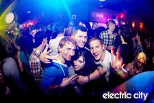 12 Clubs für eine Nacht