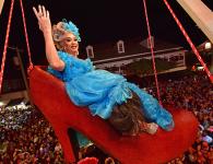 Drag Queen "Sushi" näht Gesichtsmasken zum Schutz vor Coronavirus