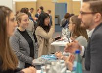 "meet@campus-mainz": mit Deloitte, Aldi und Co. den Berufseinstieg planen