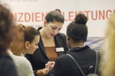 Jobmesse "Karriere weltweit" in Gießen: mit Danone, Siemens und Co. den Berufseinstieg planen