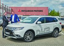 DHB zur Fahrzeugübergabe bei Mitsubishi Motors in Friedberg