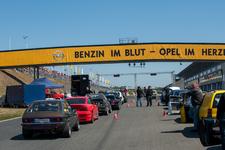 Jubiläum lockt mehr als 60.000 Opel-Fans an