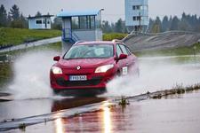 Nokian-Reifen erzielt mit "gut" das beste Urteil im ADAC-Reifentest und bei der Stiftung Warentest