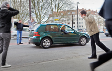 Intelligenter Gummi mit Sportwagen-Sound