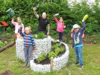 Eine NektarTankstelle für die Kinder der DRK Kita Rellingen Egenbüttel