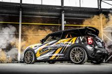 Electric MINI in JCW outfit: Dragoon rims on the OCTANEFACTORY-Cooper SE