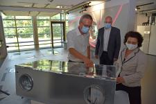Niedersachsens Gesundheitsministerin Carola Reimann im Gespräch mit Stiebel Eltron in Holzminden