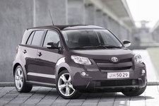 Pariser Salon 2008: Weltpremiere für Avensis, iQ und Urban Cruiser