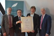 Polarforscher Arved Fuchs mit NatureLife - Umweltpreis geehrt