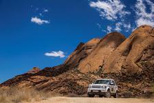 Land Rover Experience Reisen mit neuem Traumziel in Namibia