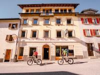 Wander- und Veloferien im Tessin