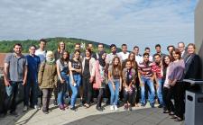 Zwanzig anerkannte Flüchtlinge besuchen vor Aufnahme des Studiums ambitionierten Sprachkurs