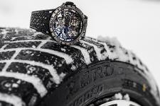 Der Pirelli ICE ZERO 2 inspirierte Roger Dubuis zur 'Beschlagen Uhr'