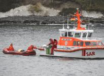 Sturz vor Rügens Steilküste: Seenotretter bringen Verletzten auf dem Seeweg in Sicherheit