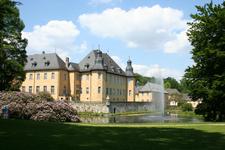 Entspannen, amüsieren, bilden: Das Veranstaltungsprogramm von Schloss Dyck hat für 2017 einiges zu bieten