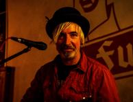 Chansonoir Axel Le Rouge in der Bühne