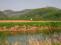 Auf dem ehemaligen Grenzfluss durch das Kirschenland