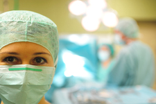 Klinikum Bielefeld: Neue patientenfreundliche Operationstechnik an der Klinik für Allgemein- und Viszeralchirurgie eingesetzt