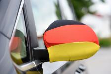 TÜV SÜD: Beim Beflaggen Blinker nicht bedecken