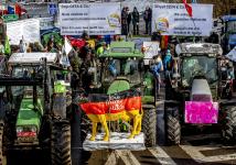 Bauern fordern mit Grenzaktion Stopp von CETA und Co.
