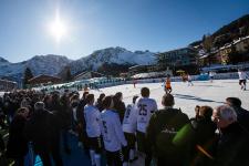 Die All-Stars gewinnen erstmals an der 10. Schneefussball-Weltmeisterschaft in Arosa