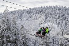 Winter ist zurück mit leichtem Schneefall und Kälte