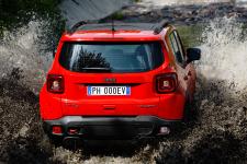 Fahrpremiere des Jeep® Renegade PHEV im berühmten Turiner Valentino Park