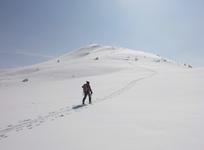 Einsame Spuren im Schnee