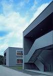 Lehr- und Laborgebäude der Hochschule Zittau - Feuerverzinkte Treppenskulptur in Grau