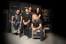 CoreLeoni - ein Stück Classic Rock-Nostalgie aus der Feder von Gotthard-Gründer Leo Leoni geht mit einer absoluten Allstar-Band in Kürze auf Tour
