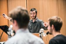 "Eine echte Symbiose": Drei Fragen an den Studenten Martijn Dendievel zu seinem Dirigat des MDR Sinfonieorchesters